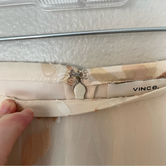 NWT Vince Natural Burnout Floral Silk Like Pleated Midi Skirt in Cream Size 12 - Picture 7 of 10